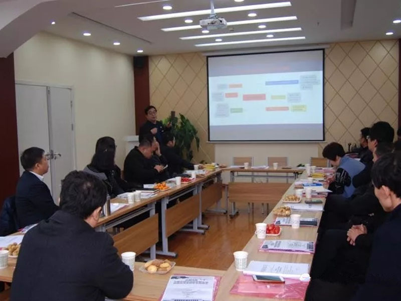臨汾市中小企業(yè)領(lǐng)軍人才座談會(huì)于山西瀛明召開